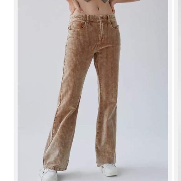 NWT! Urban Outfitters BDG 90s Corduroy Mid Rise Bootcut Pant